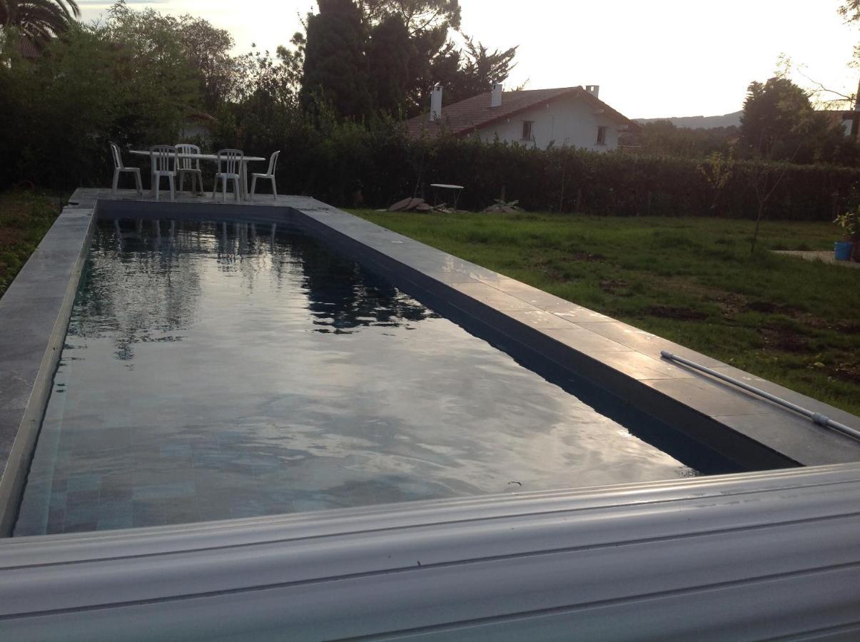 Appartement Avec Cuisine Et Grande Piscine Chauffee Hendaye Exterior photo