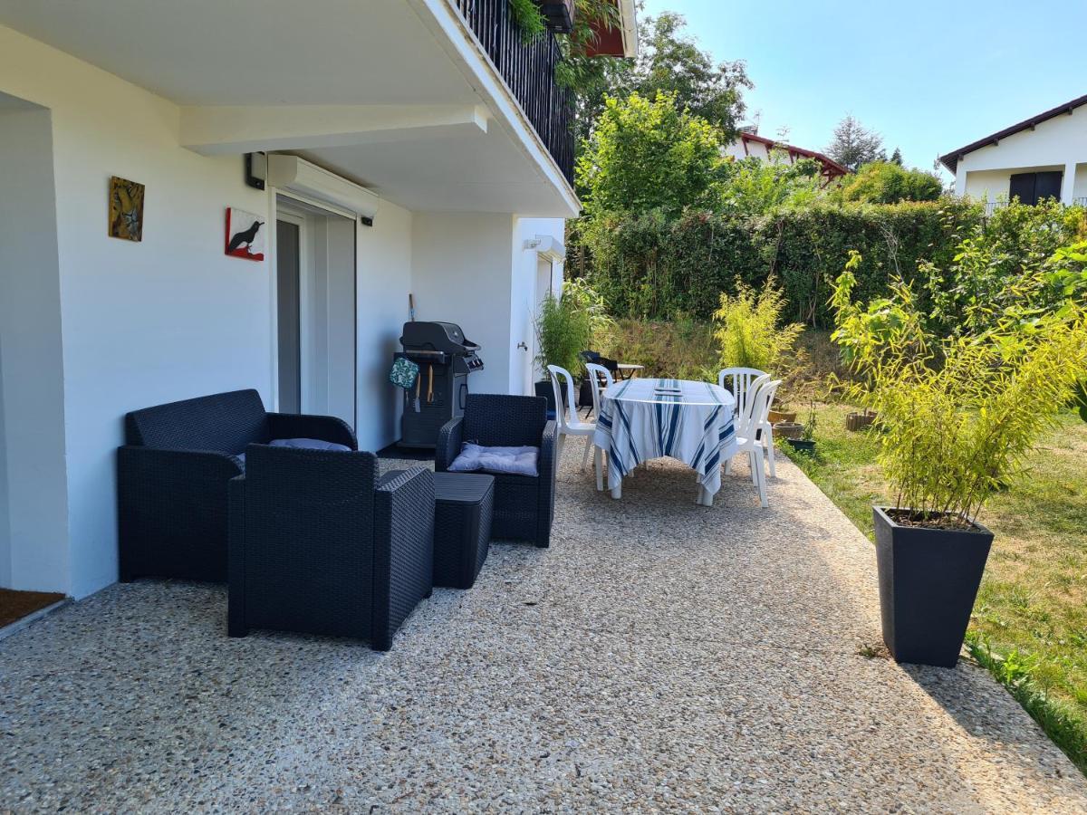 Appartement Avec Cuisine Et Grande Piscine Chauffee Hendaye Exterior photo